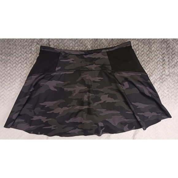 ATHLETA Camo black MATCH POINT tennis SKIRT  Medium GOLF skort EUC - Picture 3 of 13